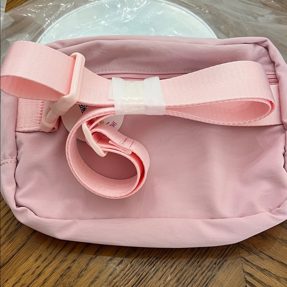 Body Bag In Pink - Picture 3 of 5